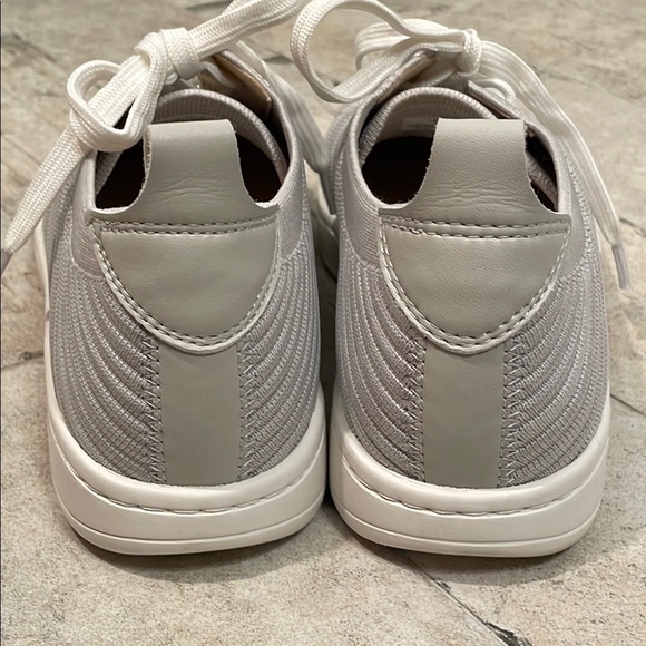 Lucky Brand Womens Shannia Casual Sneaker in Gray. Size 8 - Picture 11 of 15